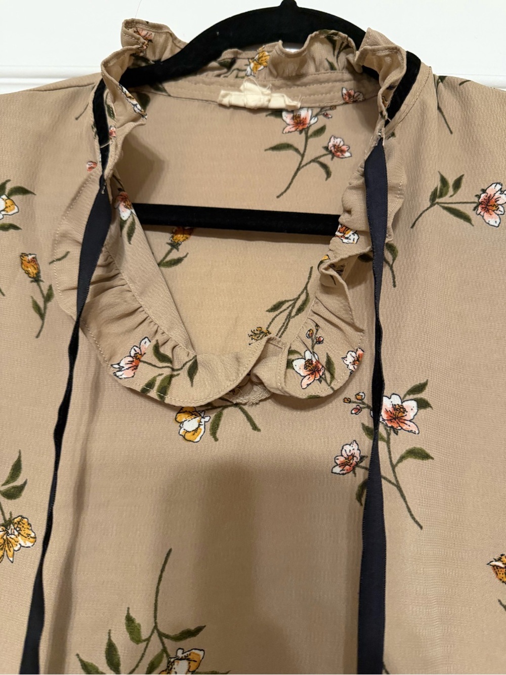 Women's Beige Floral Ruffle Tie-Neck Top - Picture 2 of 8